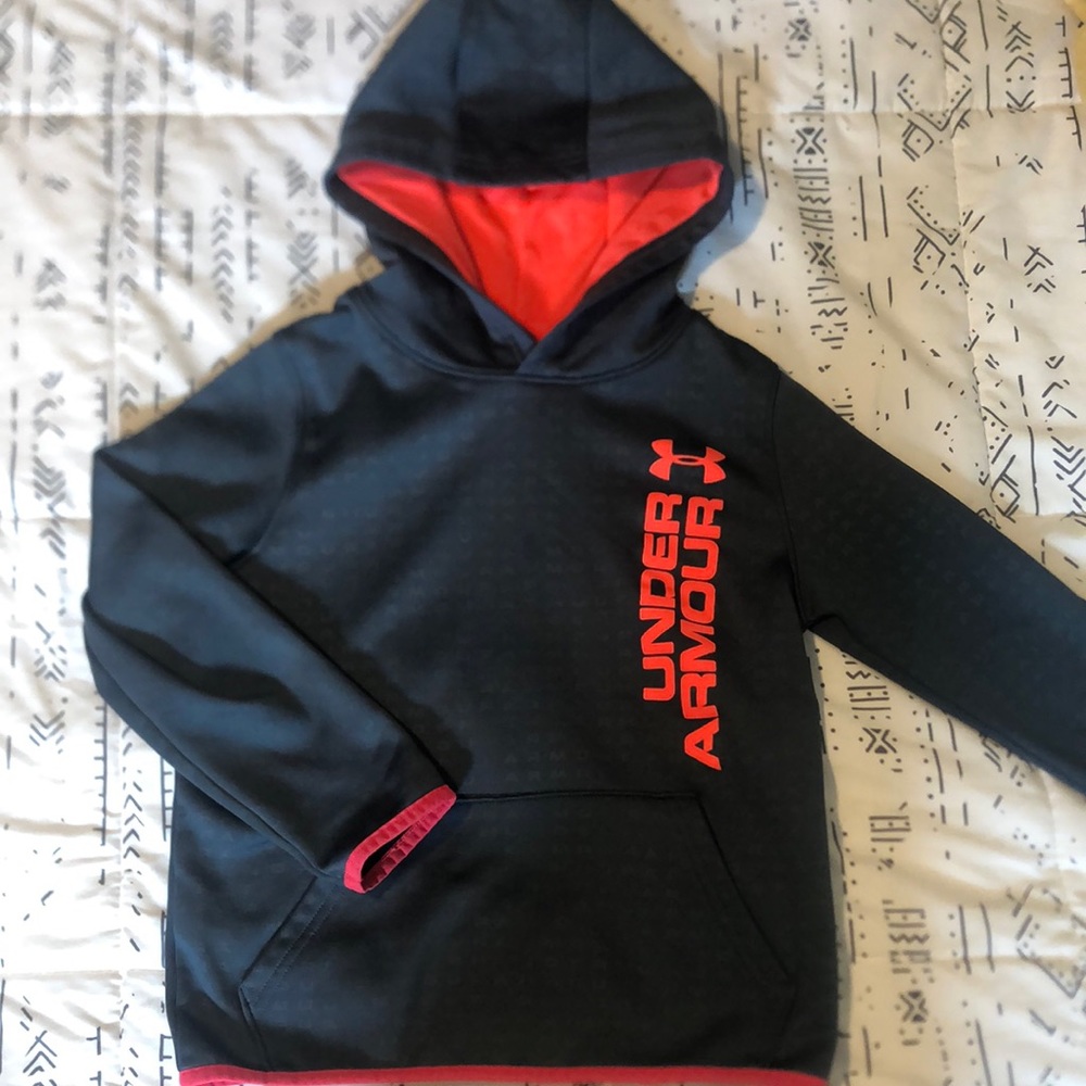 Boys Youth Small Under Armour Hoodie